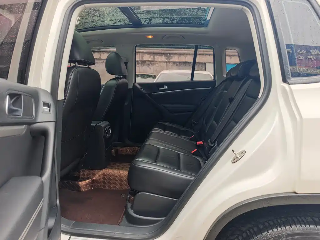 Volkswagen Tiguan — фото 6