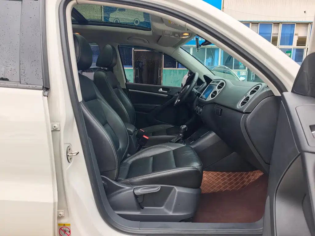 Volkswagen Tiguan — фото 7