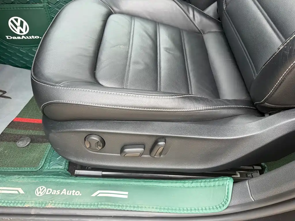 Volkswagen Passat — фото 15