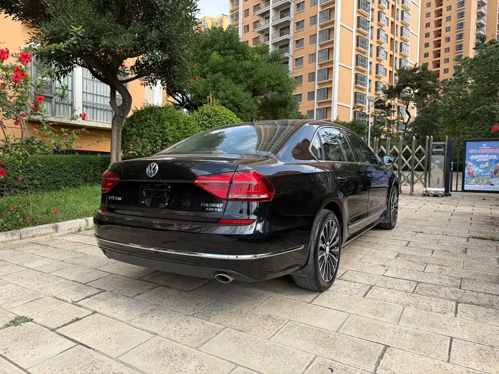 Volkswagen Passat — фото 4