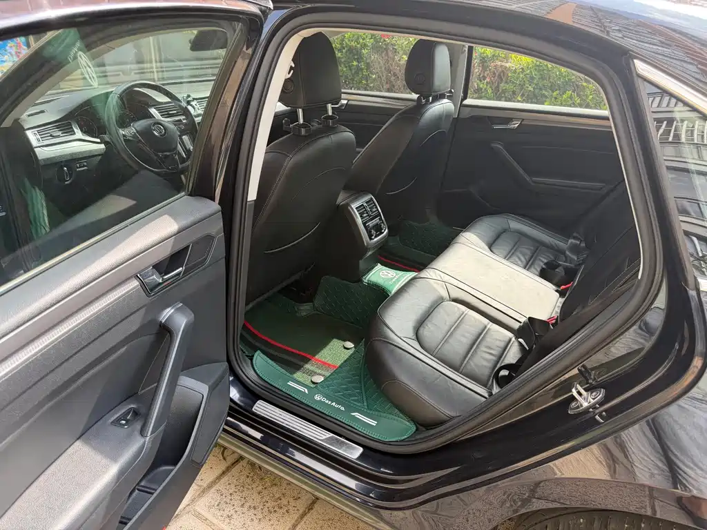 Volkswagen Passat — фото 9