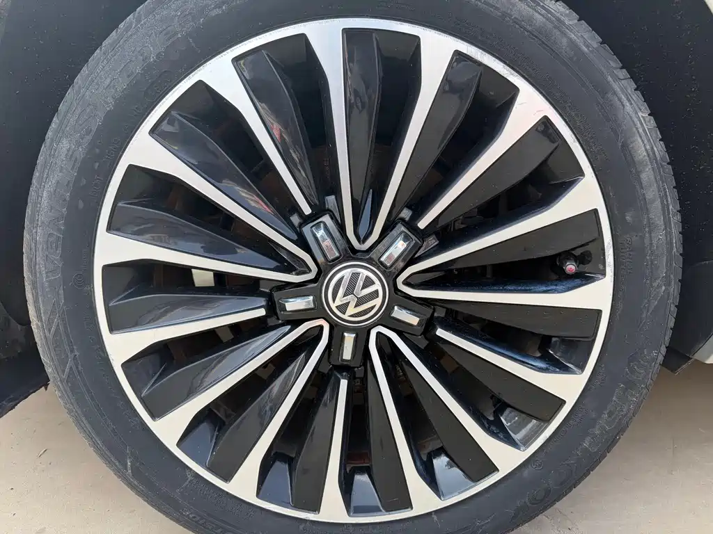 Volkswagen Passat — фото 10