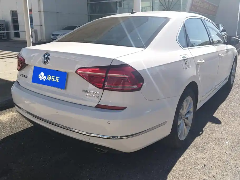 Volkswagen Passat — фото 3