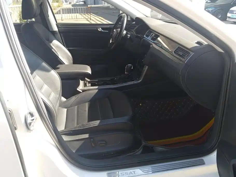 Volkswagen Passat — фото 8
