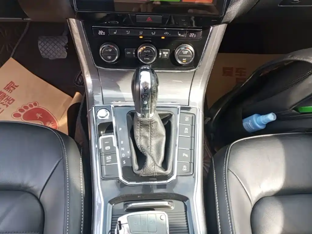 Volkswagen Passat — фото 14