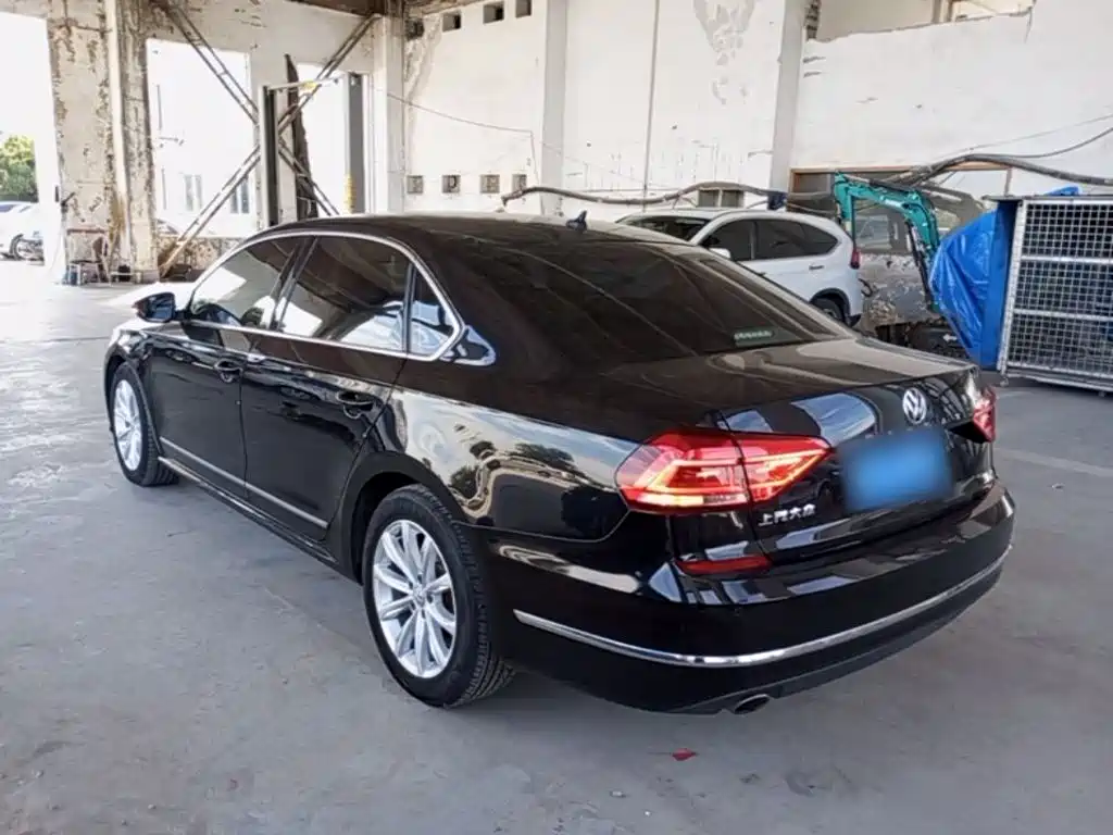 Volkswagen Passat — фото 5