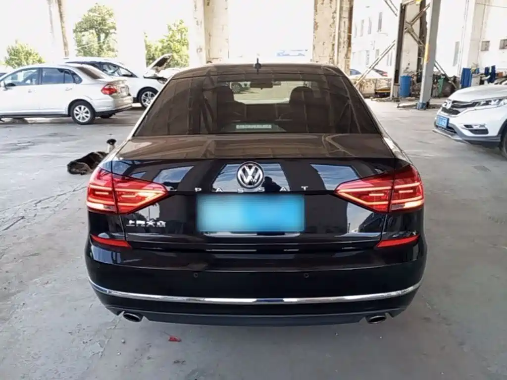 Volkswagen Passat — фото 6
