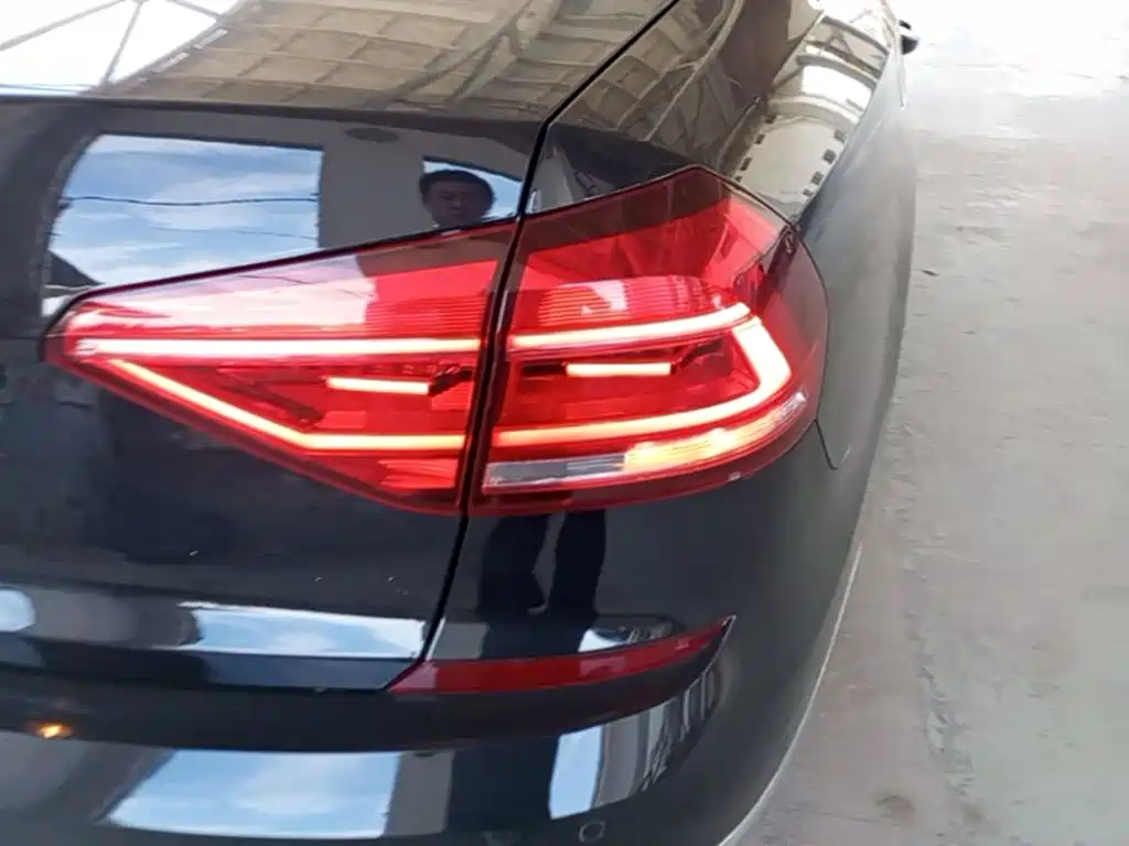 Volkswagen Passat — фото 8