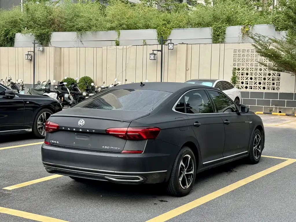 Volkswagen Passat PHEV — фото 6