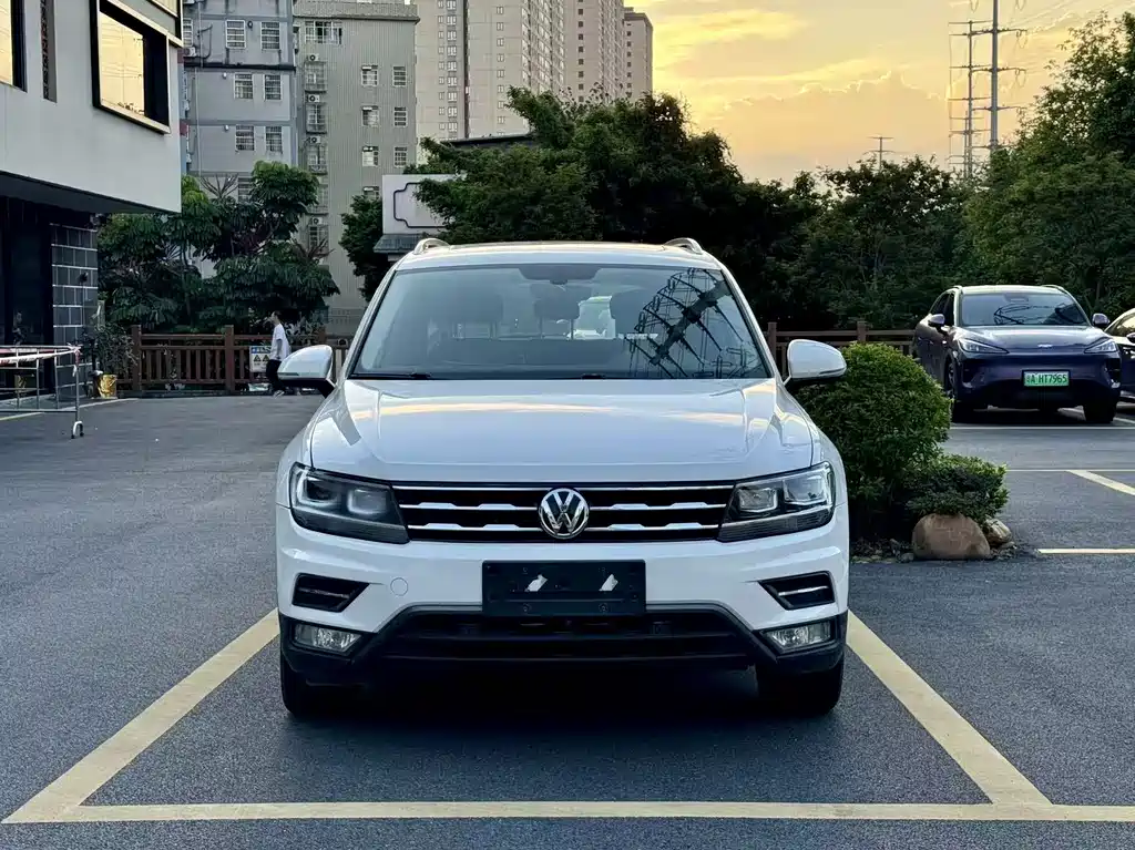 Volkswagen Tiguan L — фото 3