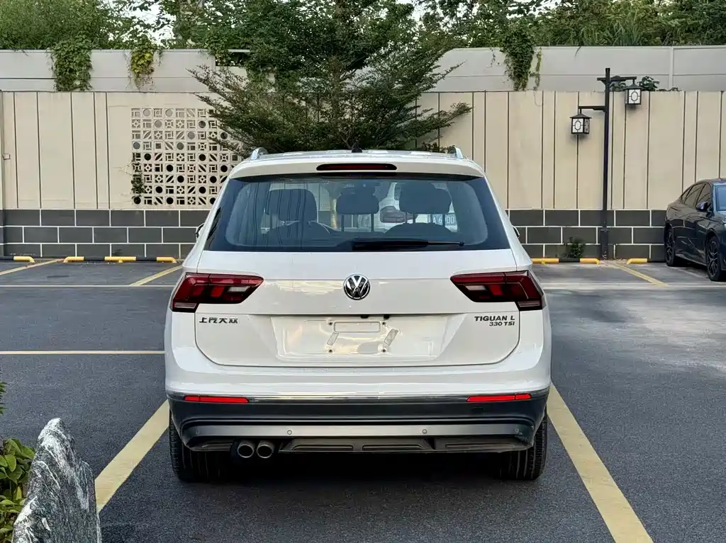 Volkswagen Tiguan L — фото 7