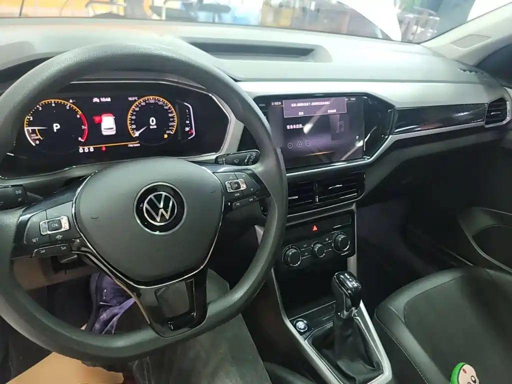 Volkswagen T-Cross — фото 10