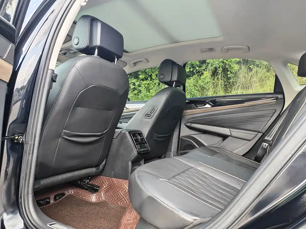 Volkswagen Passat — фото 5