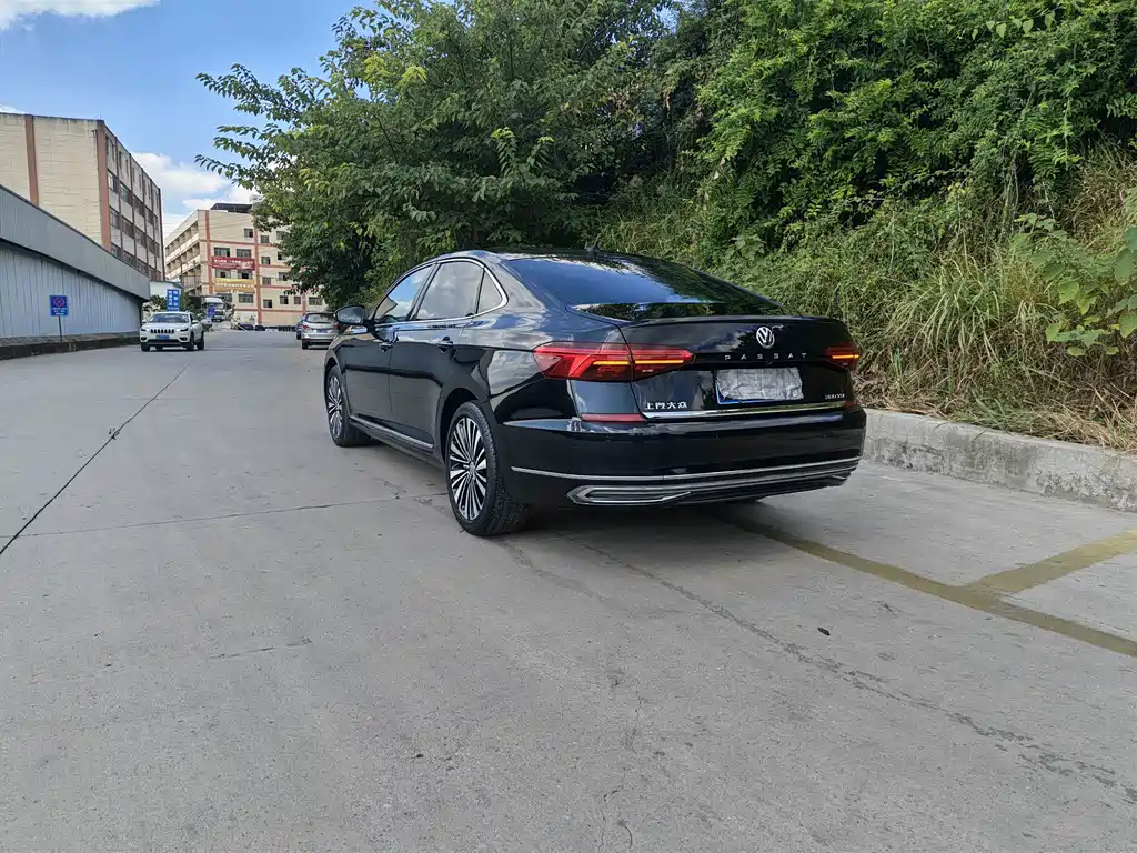 Volkswagen Passat — фото 9
