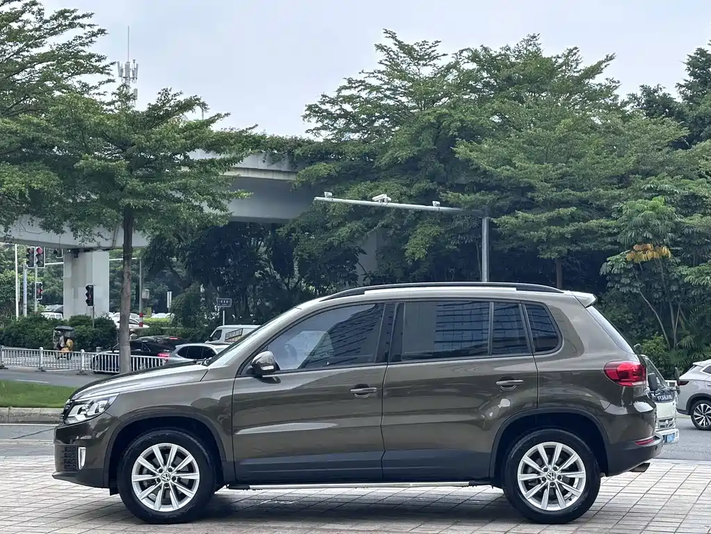 Volkswagen Tiguan — фото 3
