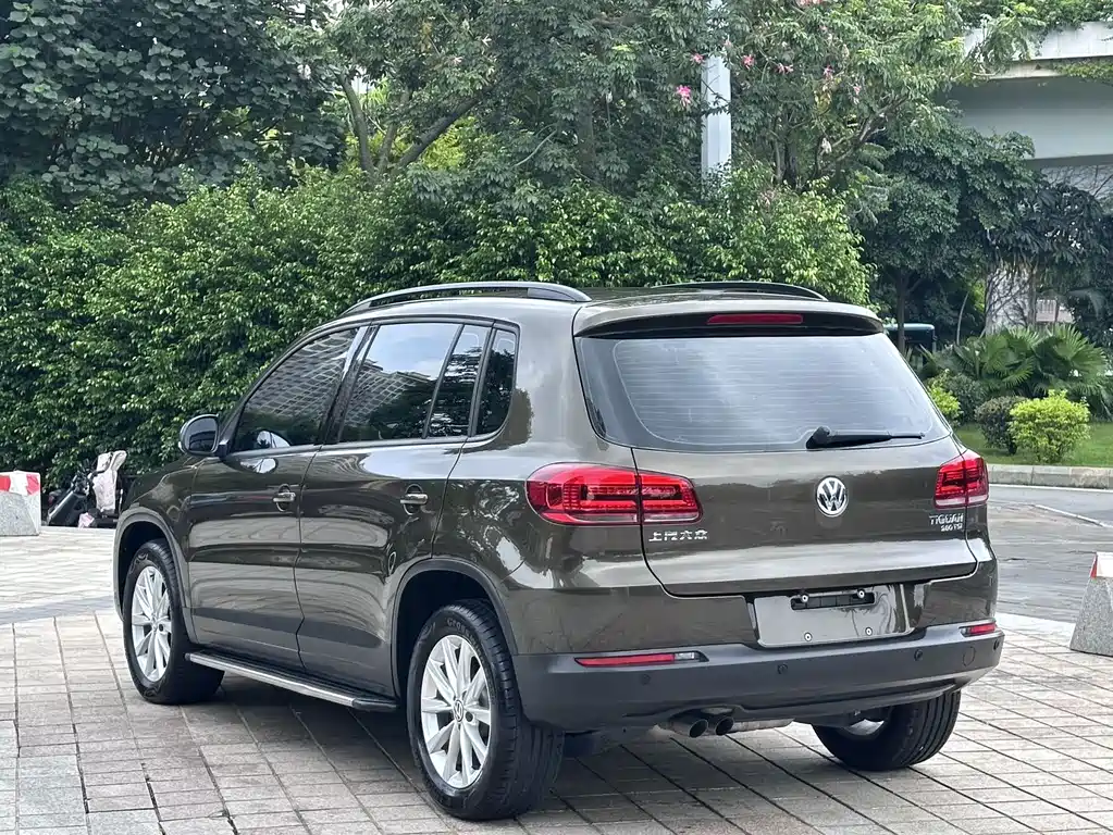 Volkswagen Tiguan — фото 4