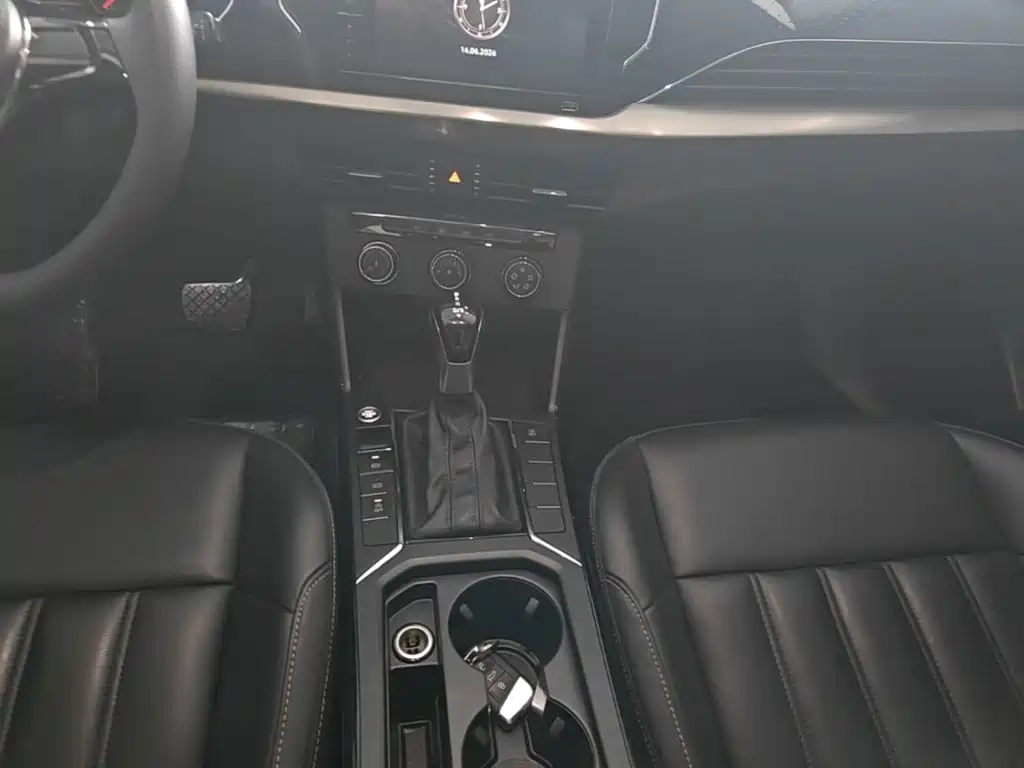 Volkswagen Passat — фото 14