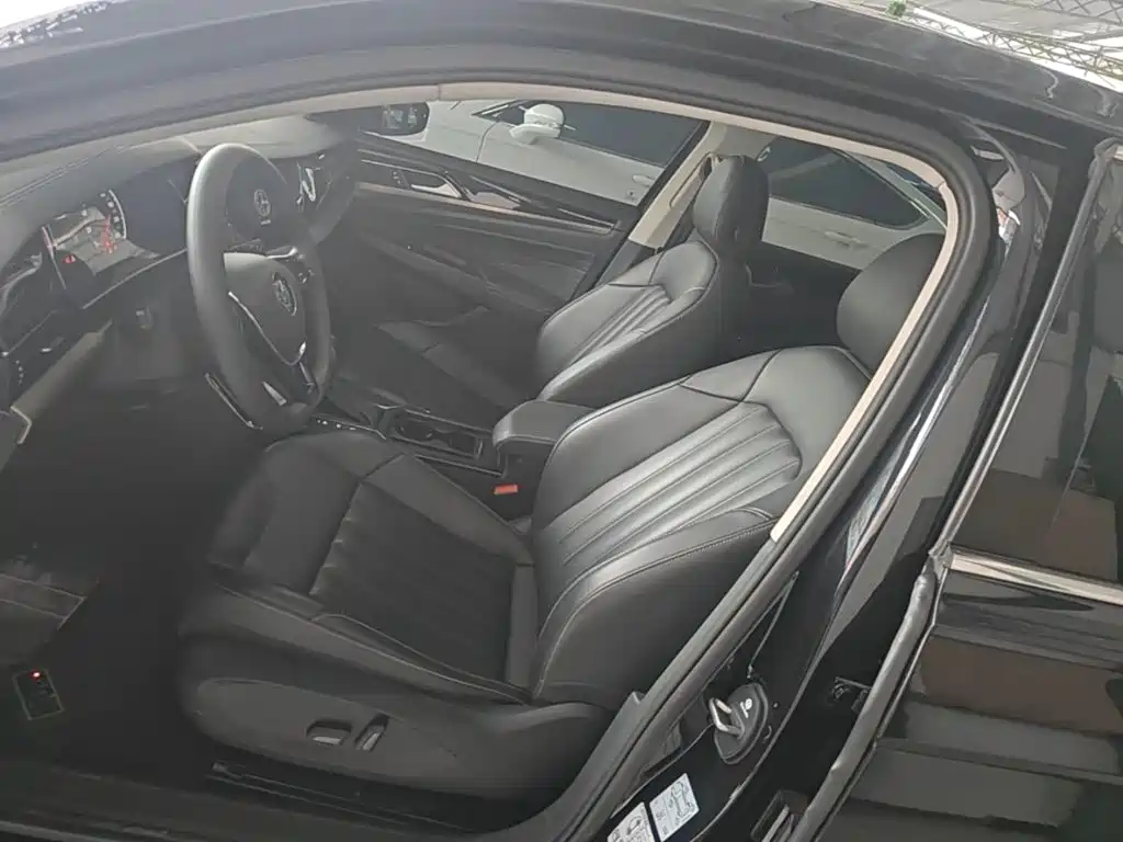 Volkswagen Passat — фото 15