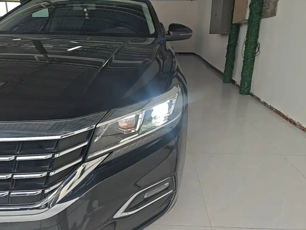 Volkswagen Passat — фото 24