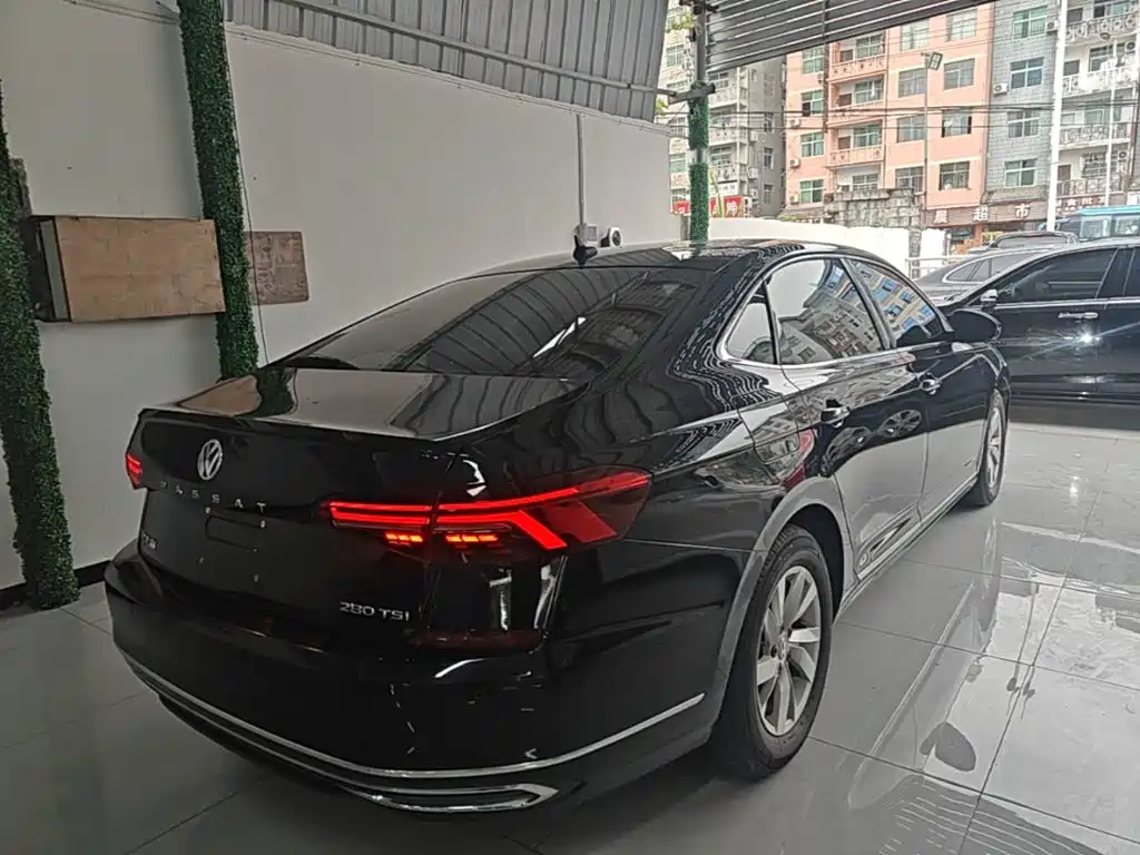 Volkswagen Passat — фото 7