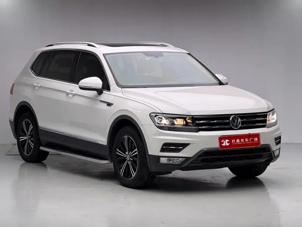 Volkswagen Tiguan L — фото 3