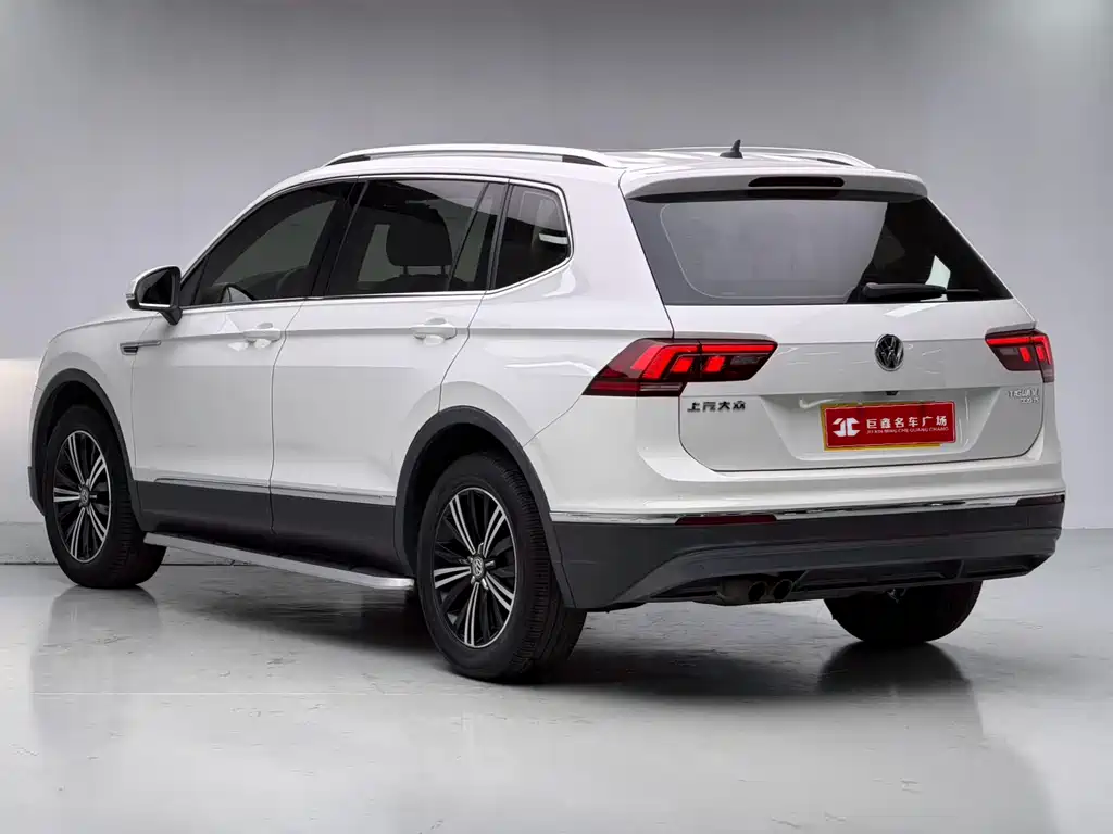 Volkswagen Tiguan L — фото 4