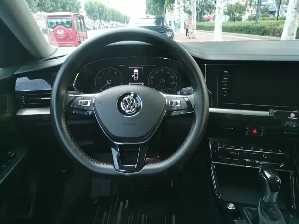 Volkswagen Passat — фото 6