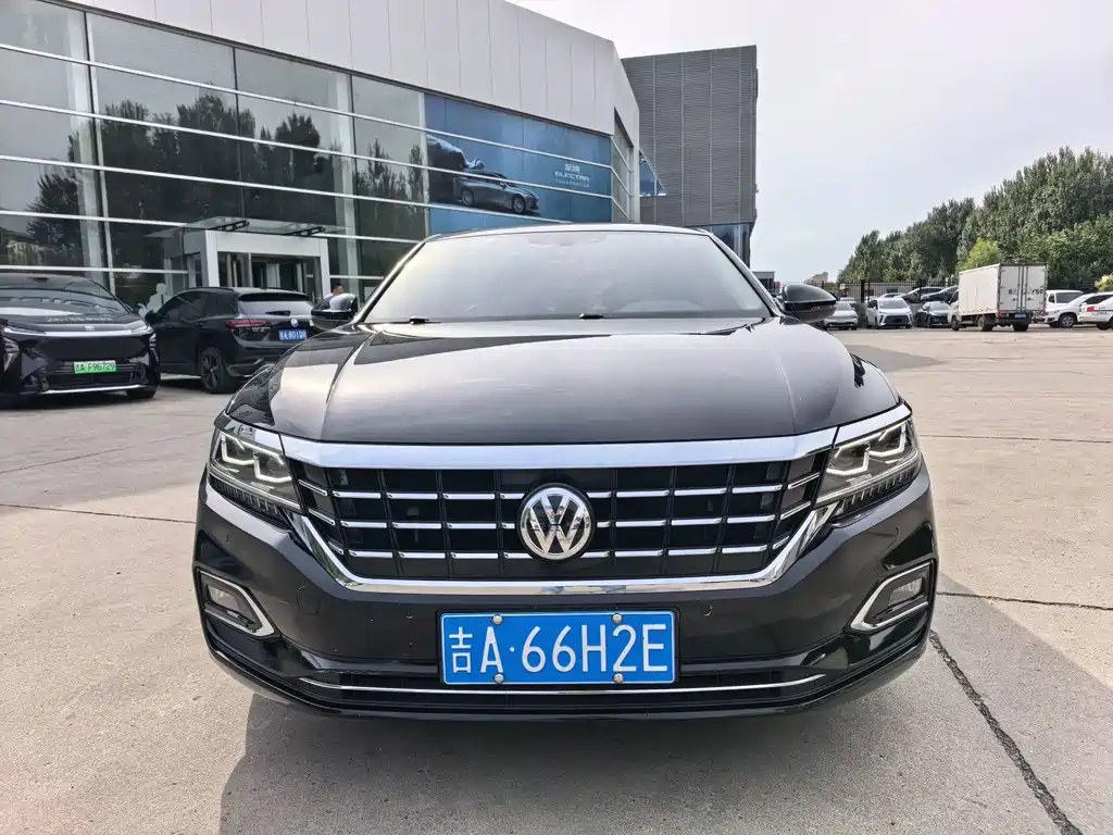 Volkswagen Passat — фото 2