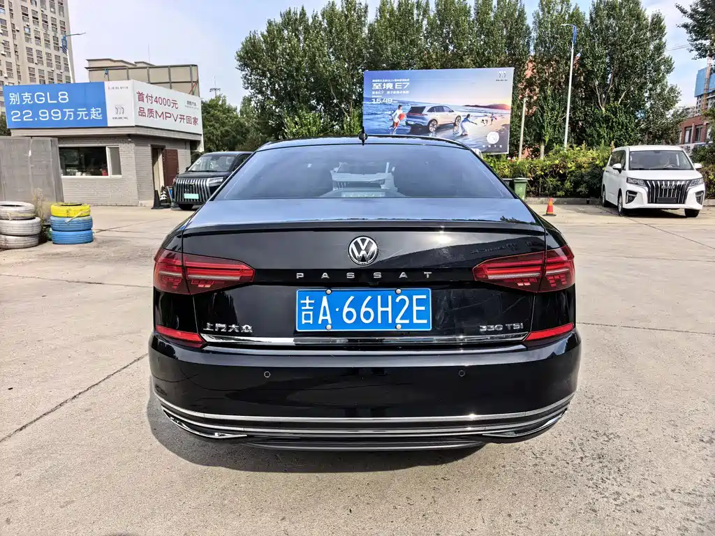 Volkswagen Passat — фото 9