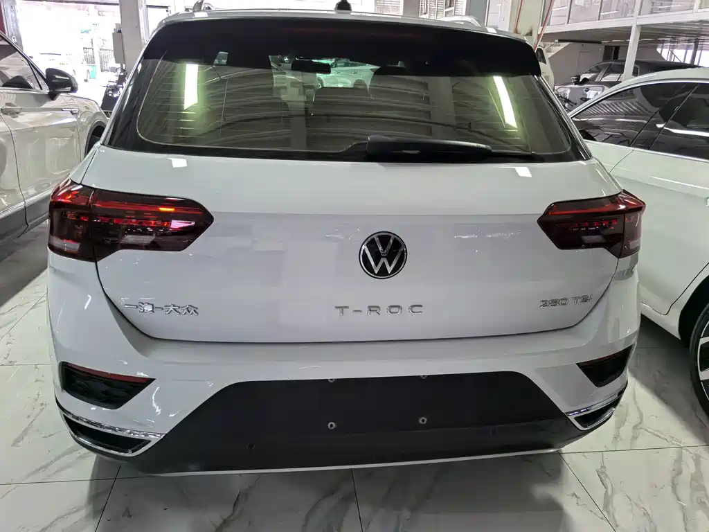 Volkswagen T-Roc — фото 5