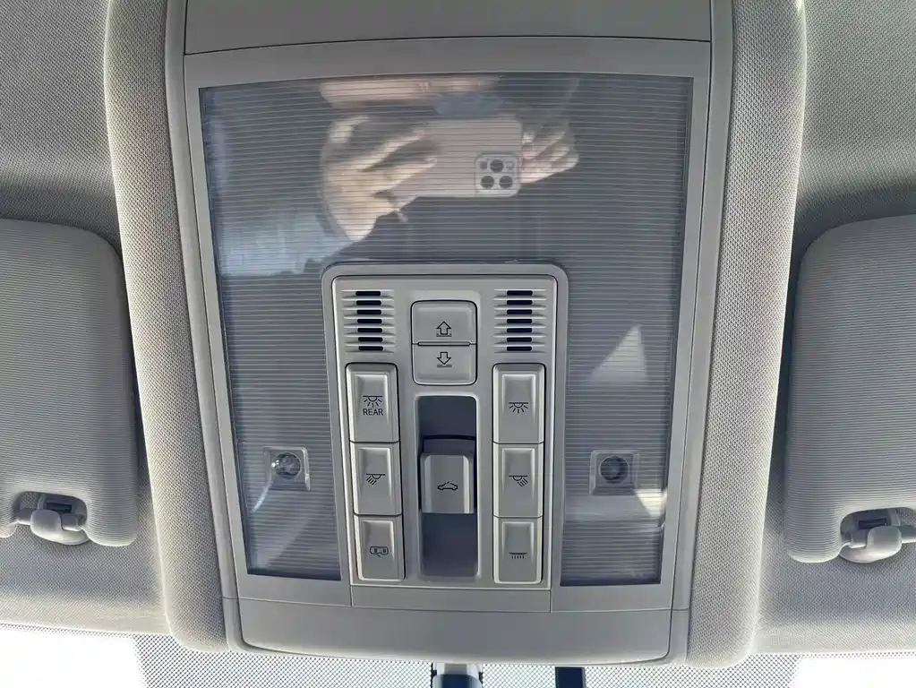 Volkswagen Passat — фото 25