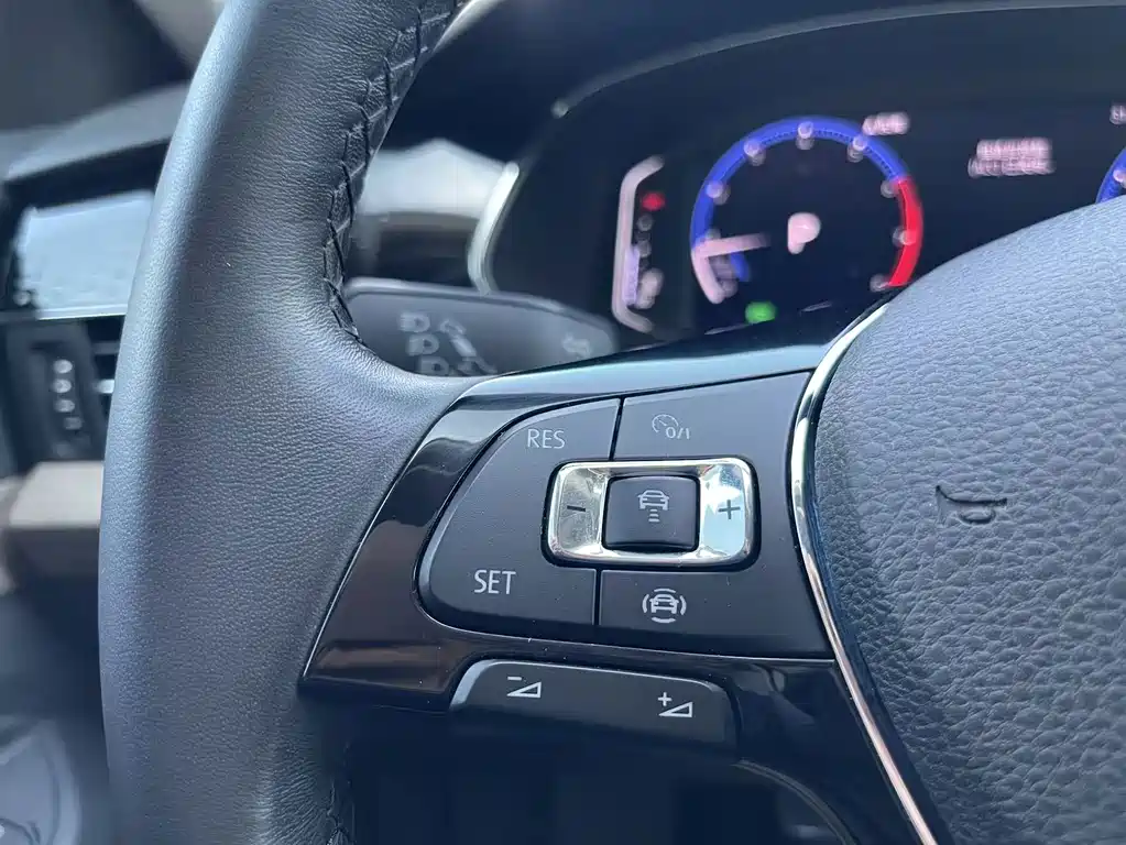 Volkswagen Passat — фото 26
