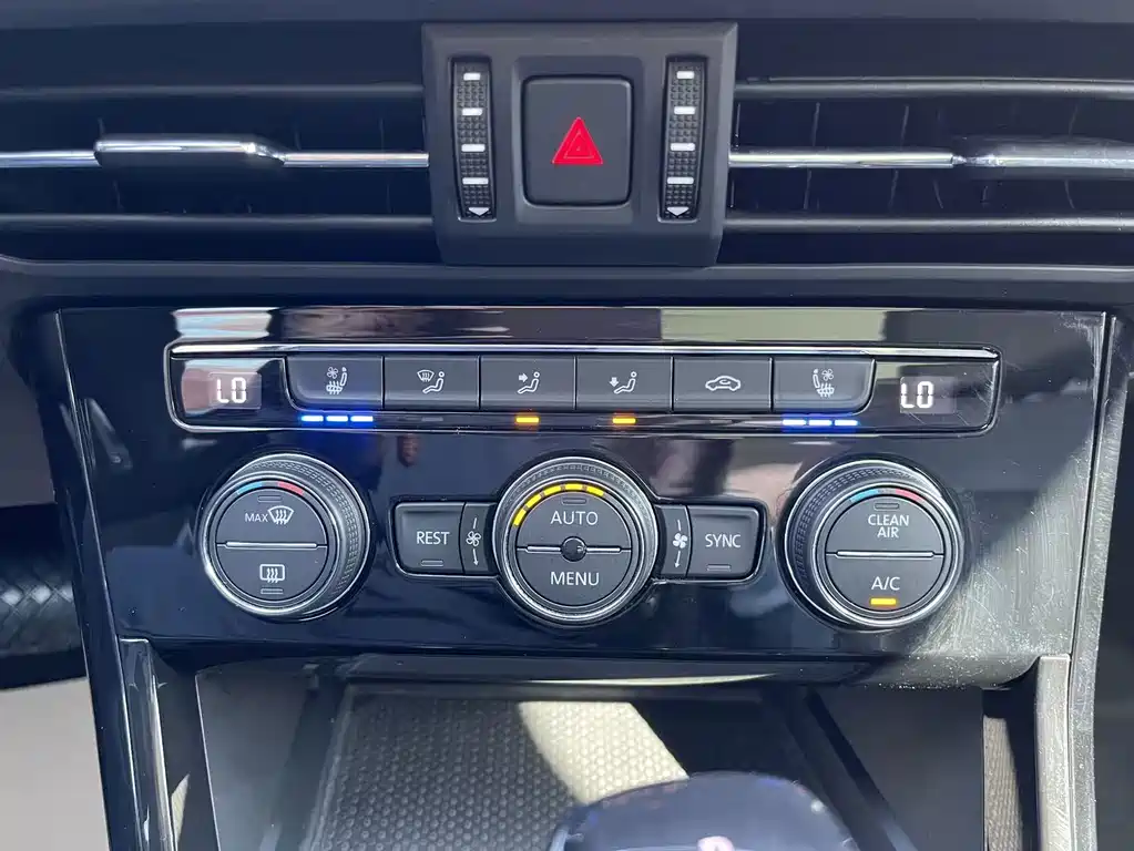 Volkswagen Passat — фото 28