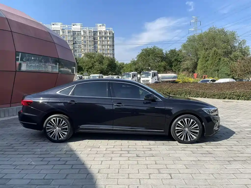 Volkswagen Passat — фото 4