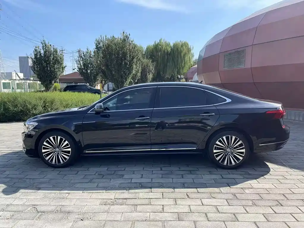 Volkswagen Passat — фото 5