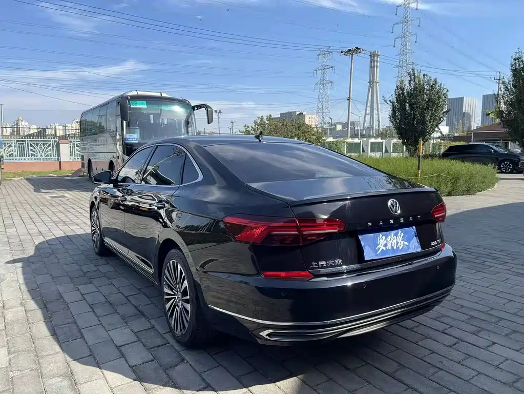 Volkswagen Passat — фото 6