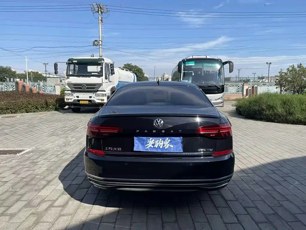 Volkswagen Passat — фото 7