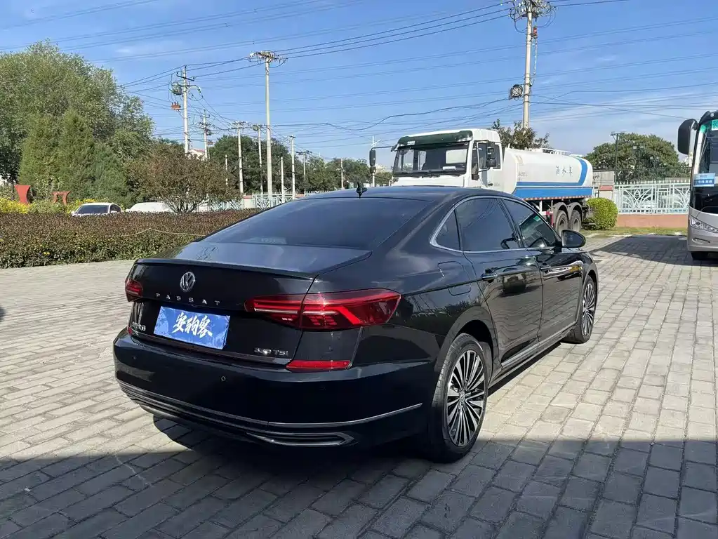 Volkswagen Passat — фото 8