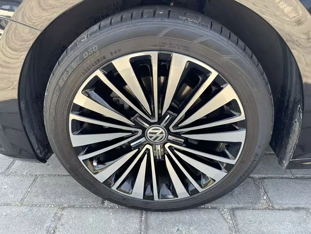 Volkswagen Passat — фото 10