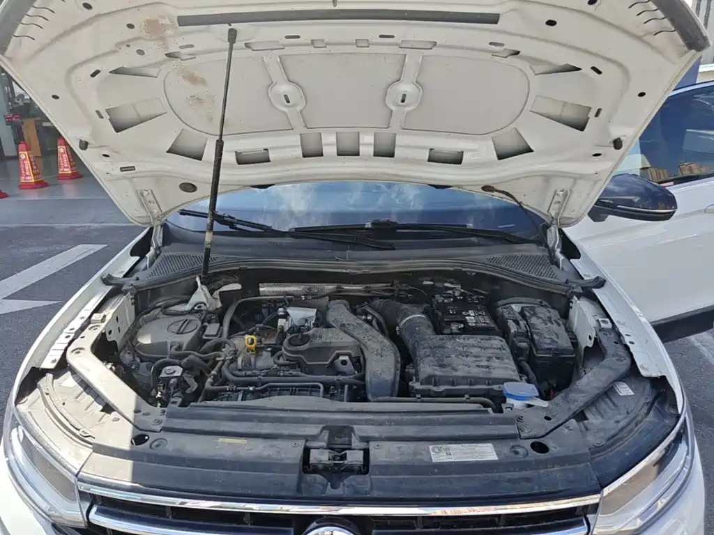 Volkswagen Tiguan L — фото 20
