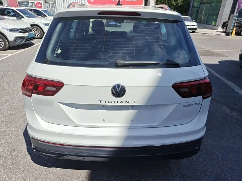 Volkswagen Tiguan L — фото 6
