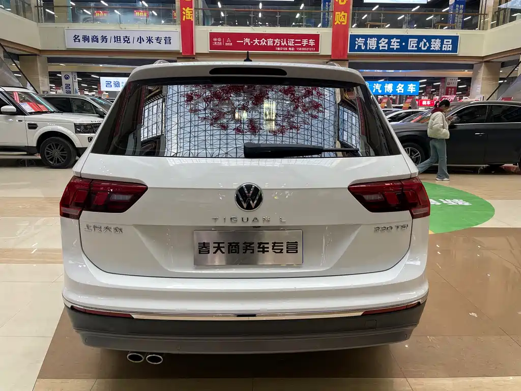 Volkswagen Tiguan L — фото 6