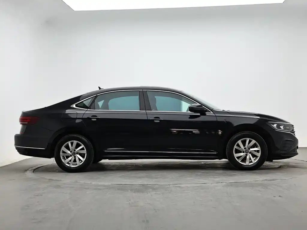 Volkswagen Passat — фото 6