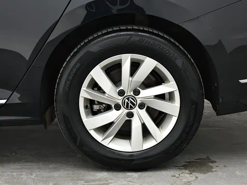 Volkswagen Passat — фото 9