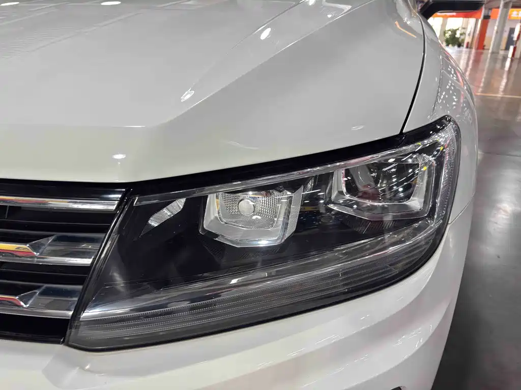 Volkswagen Tiguan L — фото 18