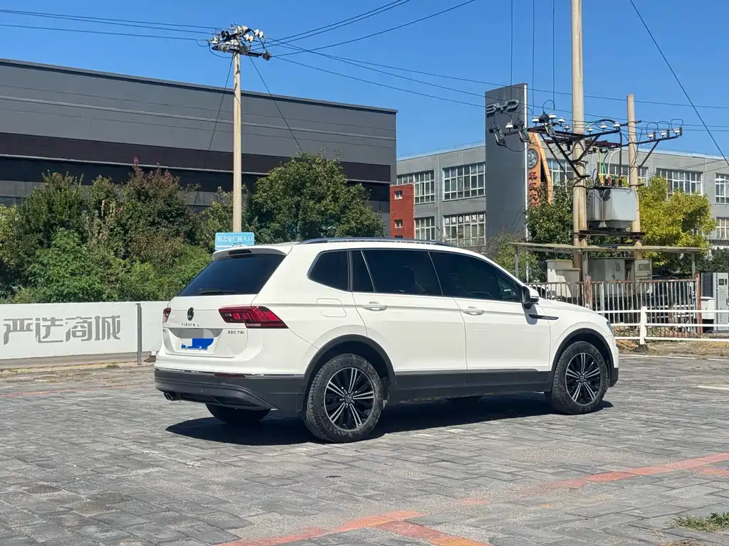 Volkswagen Tiguan L — фото 6