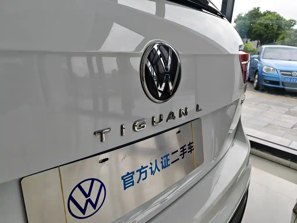 Volkswagen Tiguan L — фото 7