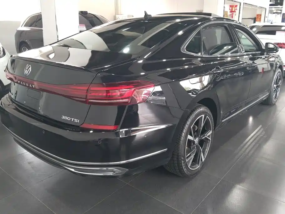Volkswagen Passat — фото 3