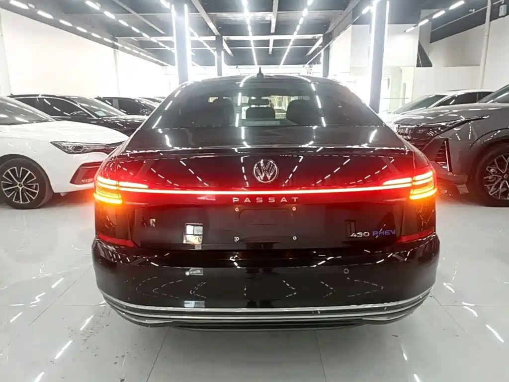 Volkswagen Passat PHEV — фото 6