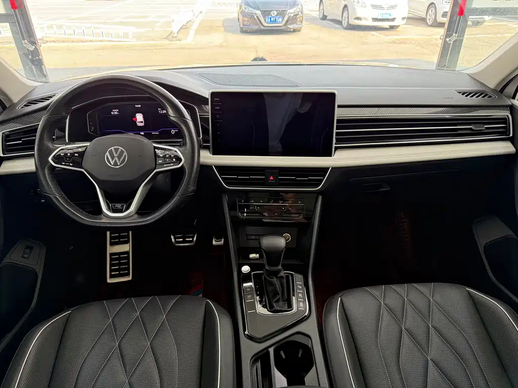 Volkswagen Tiguan L — фото 7